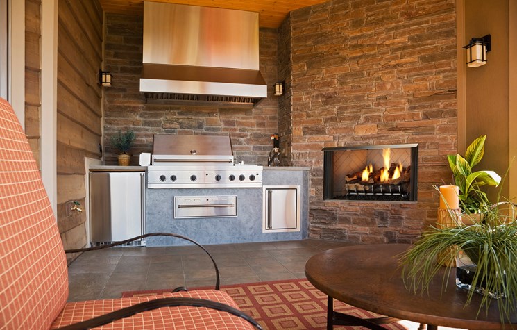 Villa Outdoor Gas Fireplace