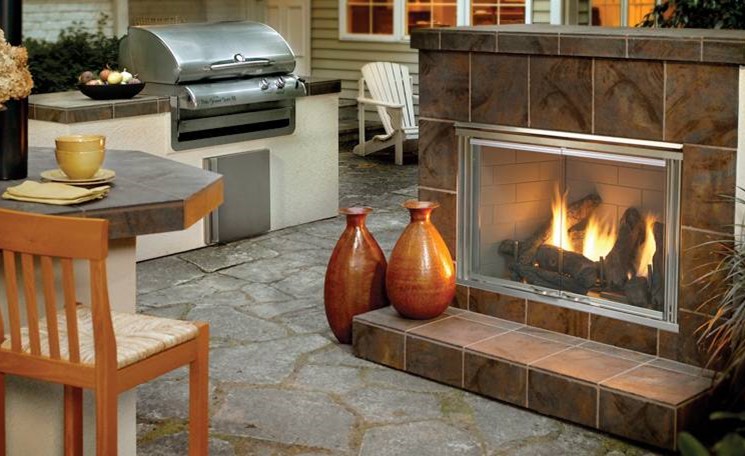 Dakota Outdoor Gas Fireplace